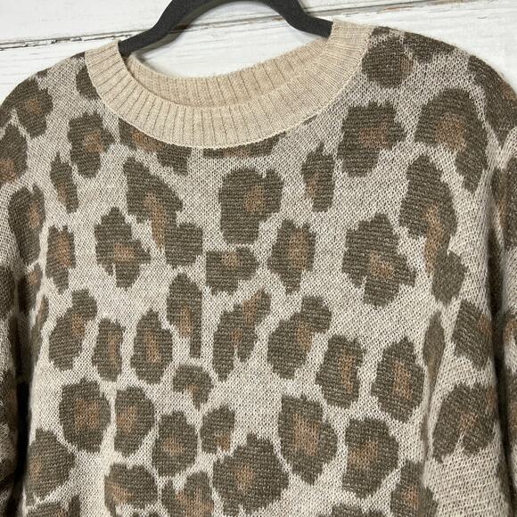 American Eagle Cropped Leopard Print Sweater Size Small - Picture 7 of 7